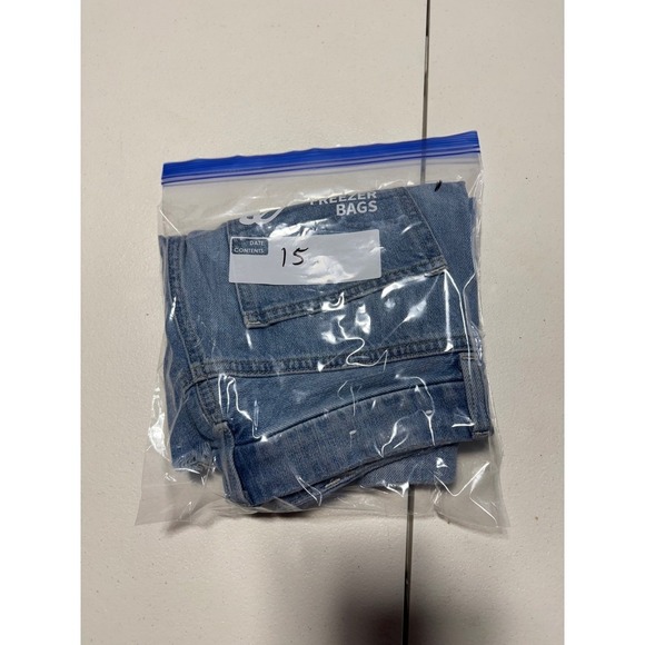 American Eagle Outfitters Women's Size 4 Light Wash Denim Distressed Ripped - Picture 10 of 10